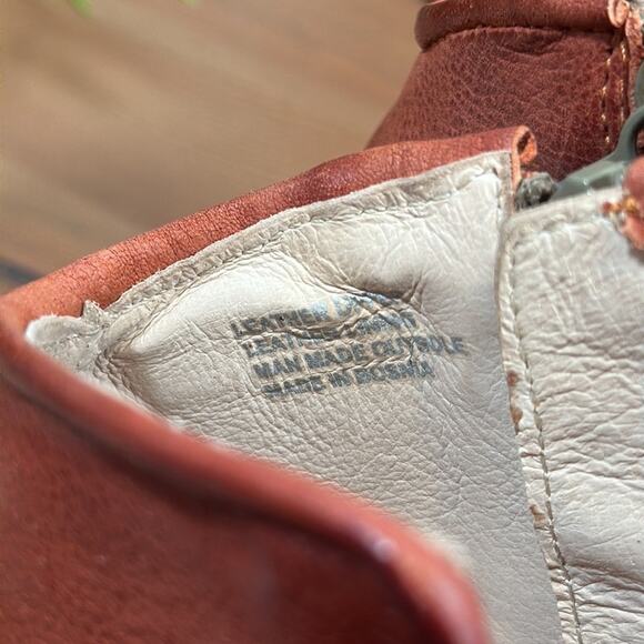 Miz Mooz Forge Leather Wide Width Sandals Size 40W - Picture 9 of 12